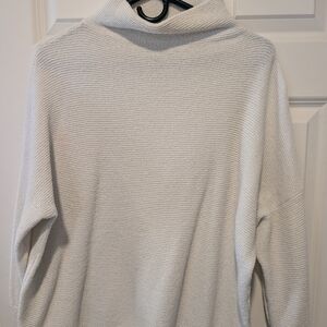 Chelsea & Theodore Cream Ribbed Turtleneck Sweater